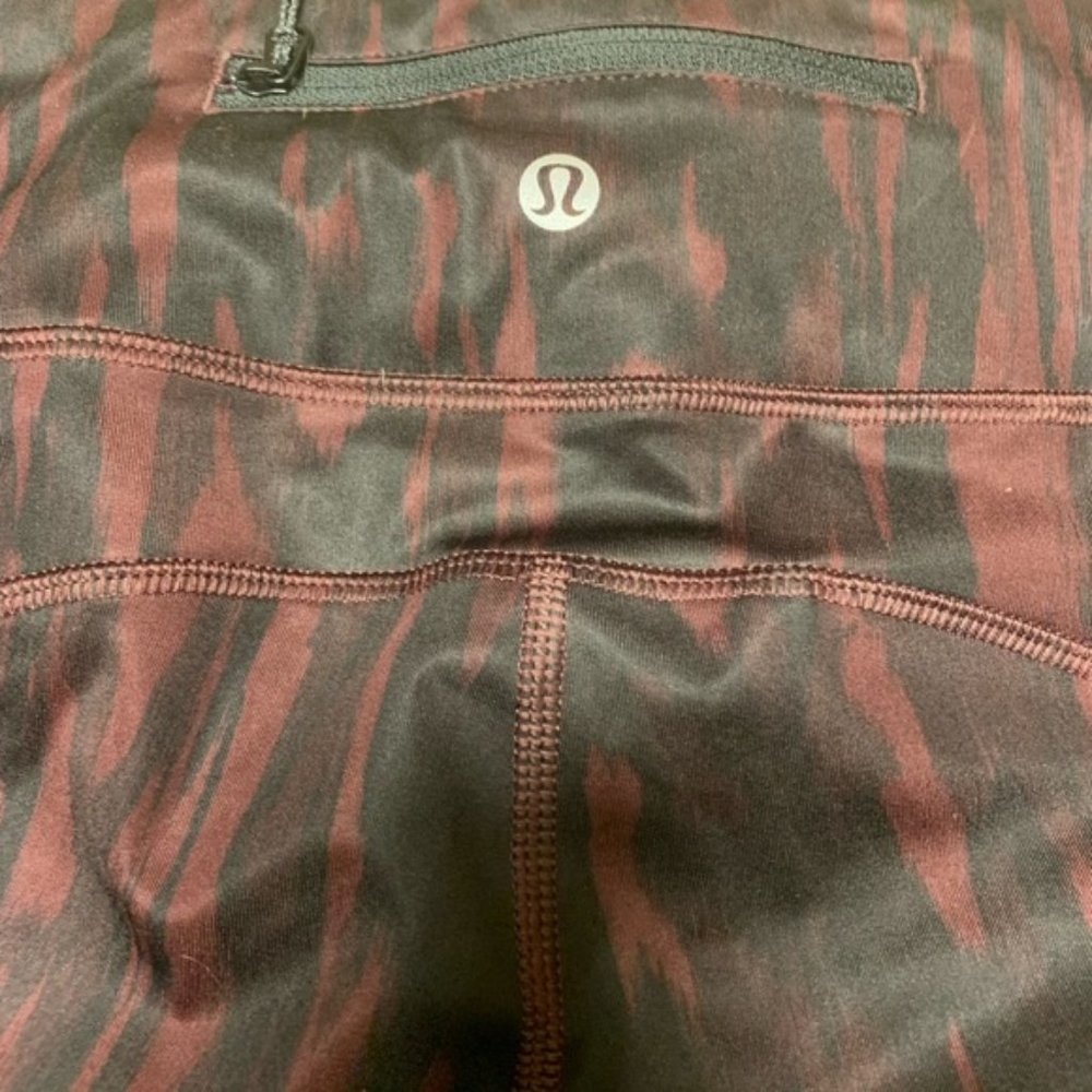 Lululemon black and red leggings 8